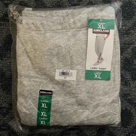 Kirkland Signature Ladies Logo Jogger, Gray - Picture 12 of 13